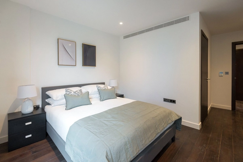 2 bedrooms apartments/flats to sale in Royal Mint Street, London-image 14