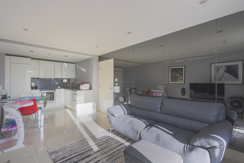 2 bedrooms apartments/flats to sale in Yeo Street, Bromley-By-Bow-image 3