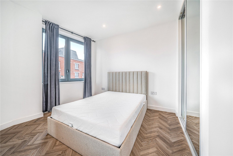 Studio apartments/flats to sale in Makers Yard, Bromley-By-Bow-image 3