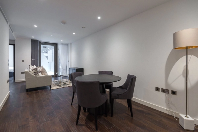 1 bedroom apartments/flats to sale in Royal Mint Street, Tower Gateway-image 3