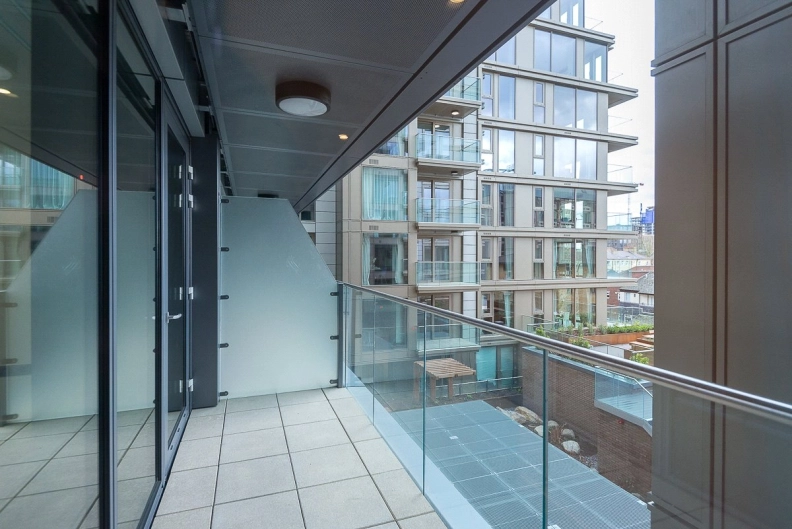 1 bedroom apartments/flats to sale in Royal Mint Street, Tower Gateway-image 2