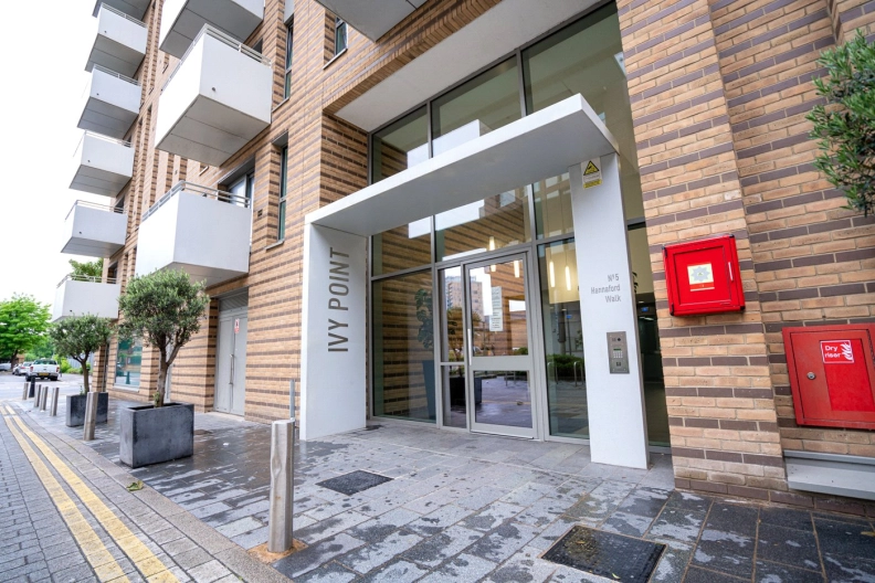 1 bedroom apartments/flats to sale in Hannaford Walk, London-image 14