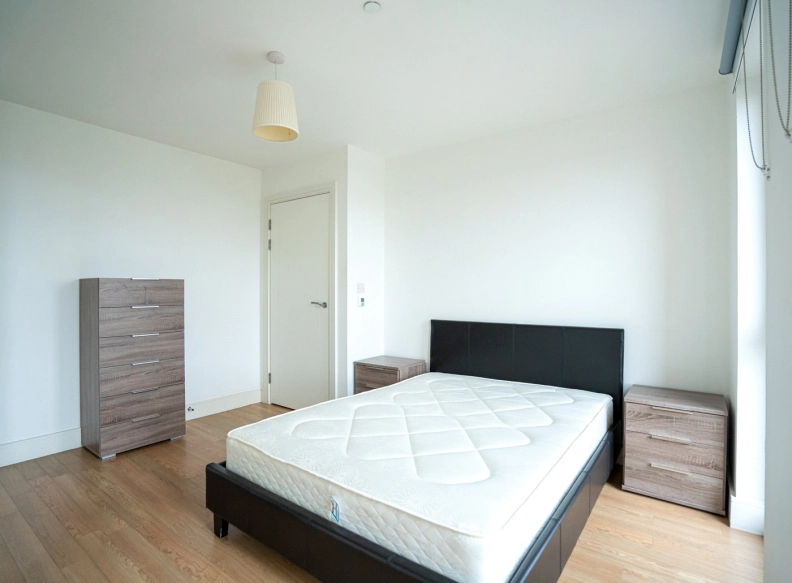 1 bedroom apartments/flats to sale in Hannaford Walk, London-image 9