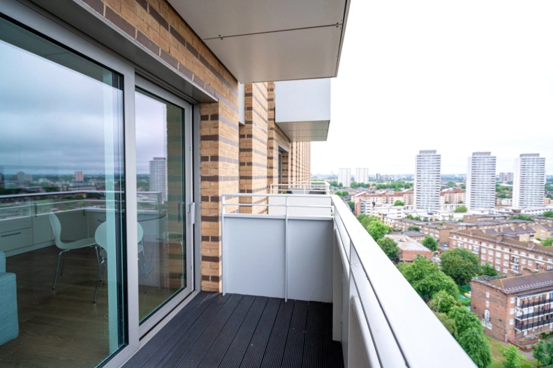 1 bedroom apartments/flats to sale in Hannaford Walk, London-image 13