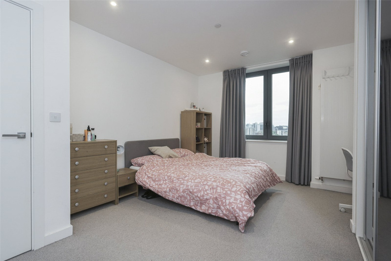 1 bedroom apartments/flats to sale in Gillender Street, Stratford-image 5