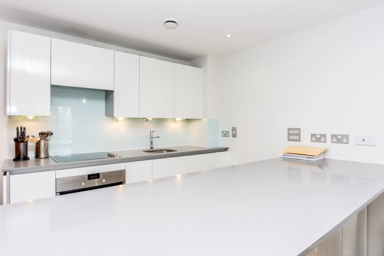 2 bedrooms apartments/flats to sale in Seren Park Gardens, Greenwich-image 2