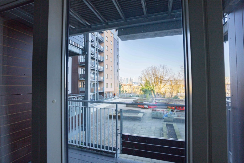 2 bedrooms apartments/flats to sale in Seren Park Gardens, Greenwich-image 10