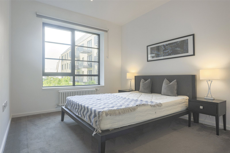 2 bedrooms apartments/flats to sale in Orchard Place, London-image 5