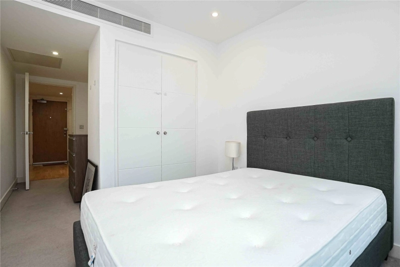 2 bedrooms apartments/flats to sale in Marsh Wall, London-image 6