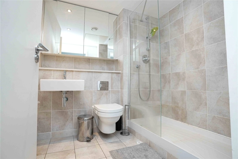 2 bedrooms apartments/flats to sale in Marsh Wall, London-image 17