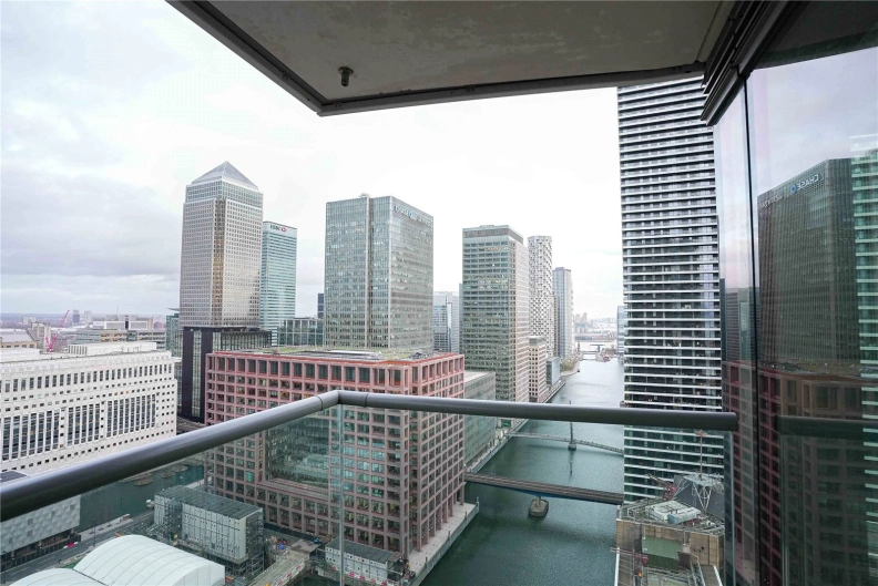 2 bedrooms apartments/flats to sale in Marsh Wall, London-image 2