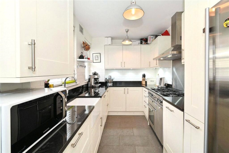 2 bedrooms houses to sale in Manchester Grove, London-image 2