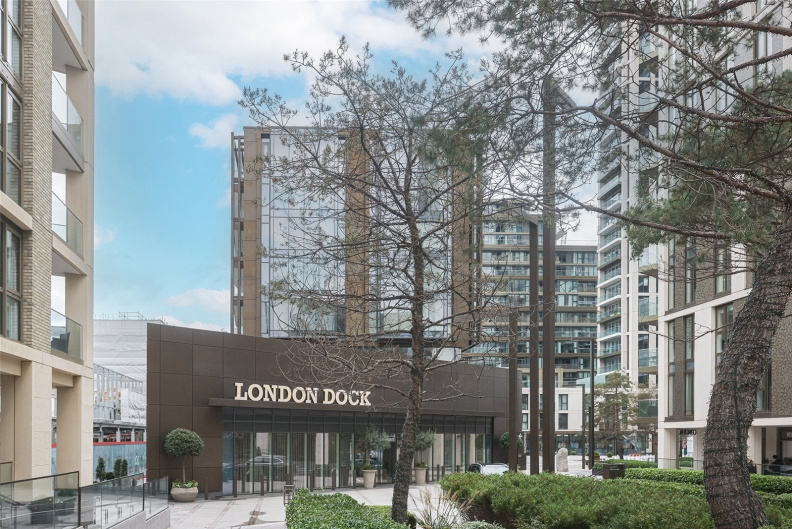 1 bedroom apartments/flats to sale in Arrival Square, London-image 1