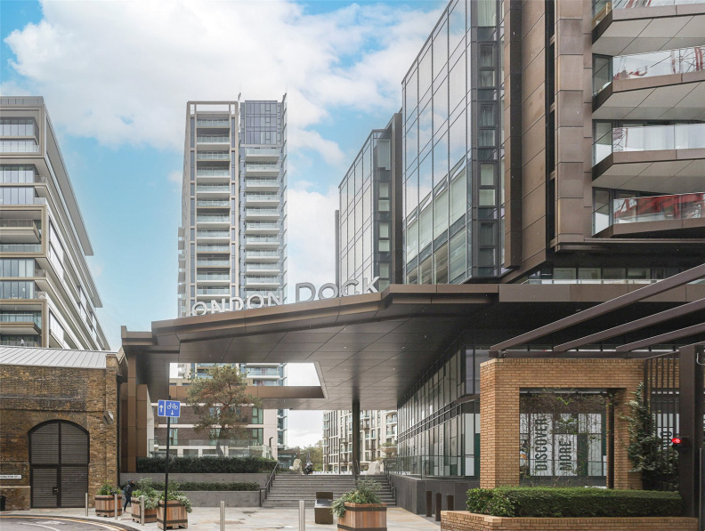 1 bedroom apartments/flats to sale in Arrival Square, London-image 8