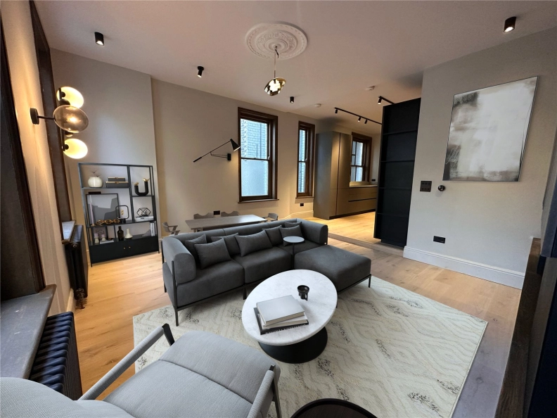 2 bedrooms apartments/flats to sale in Southampton Row, London-image 2