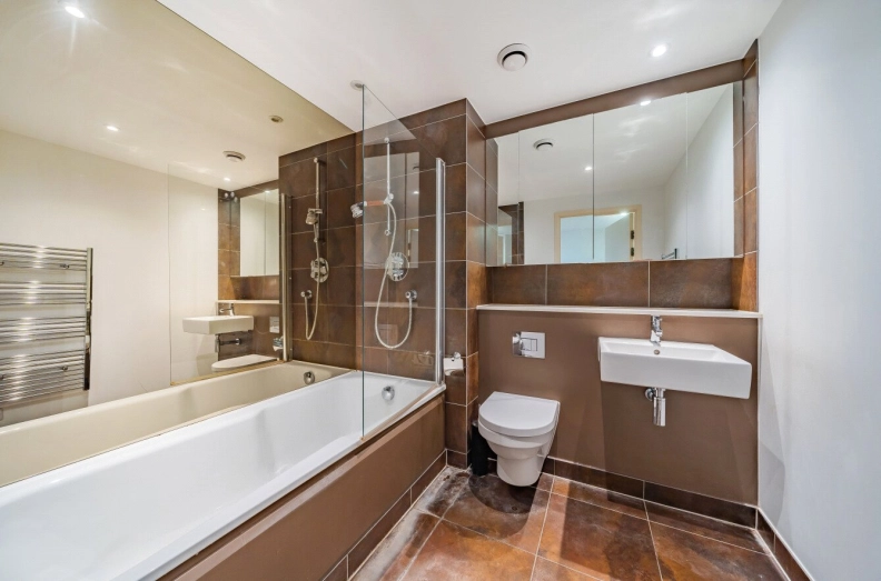 1 bedroom apartments/flats to sale in Marsh Wall, London-image 13