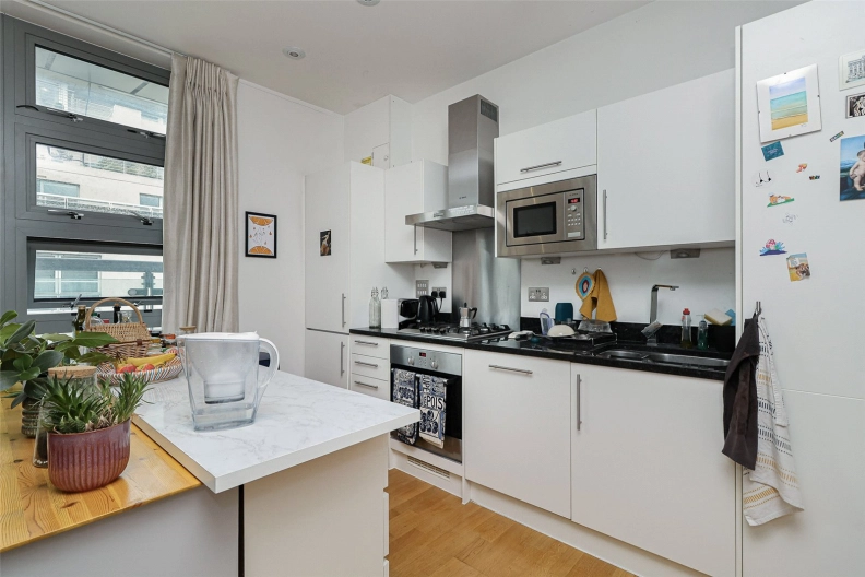 2 bedrooms apartments/flats to sale in Cobb Street, London-image 4