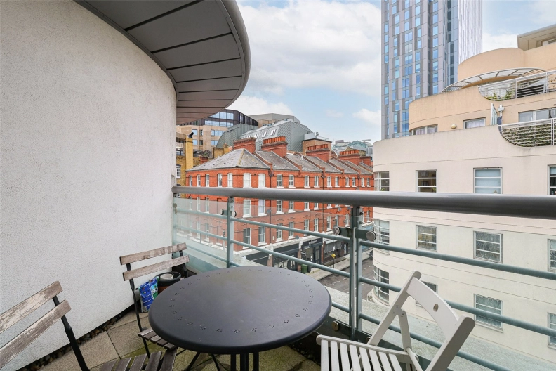 2 bedrooms apartments/flats to sale in Cobb Street, London-image 2