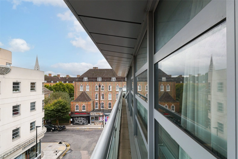 2 bedrooms apartments/flats to sale in Cobb Street, London-image 14