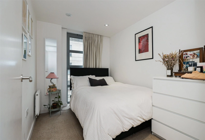 2 bedrooms apartments/flats to sale in Cobb Street, London-image 6