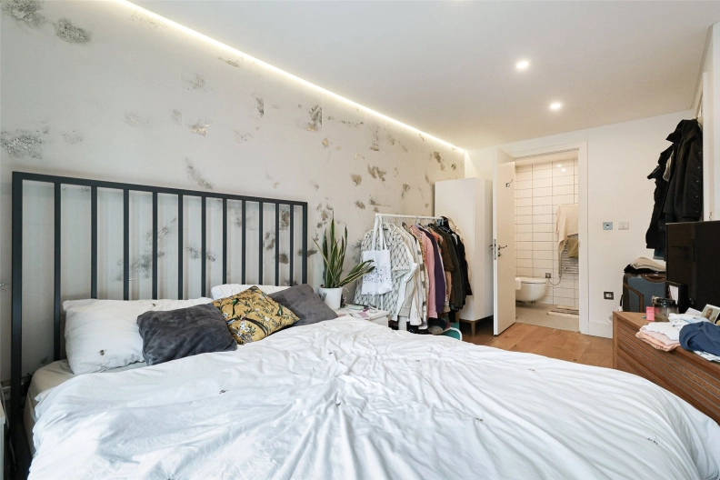 3 bedrooms apartments/flats to sale in Commercial Road, Whitechapel-image 18