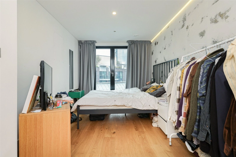 3 bedrooms apartments/flats to sale in Commercial Road, Whitechapel-image 6