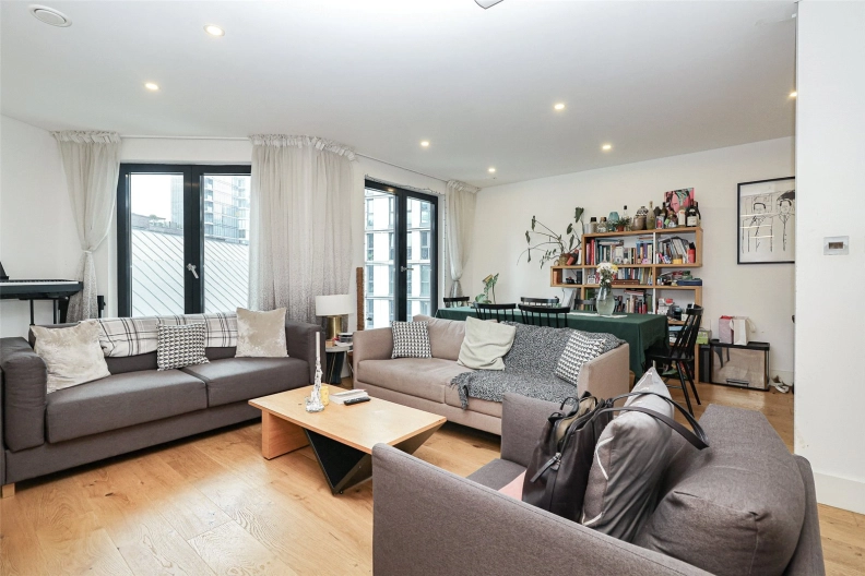 3 bedrooms apartments/flats to sale in Commercial Road, Whitechapel-image 4