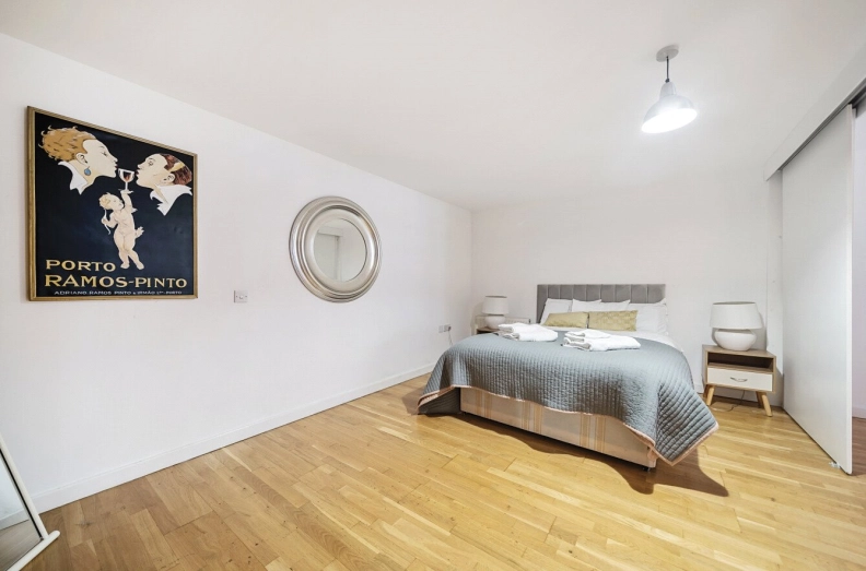 2 bedrooms apartments/flats to sale in Bateman's Row, London-image 17