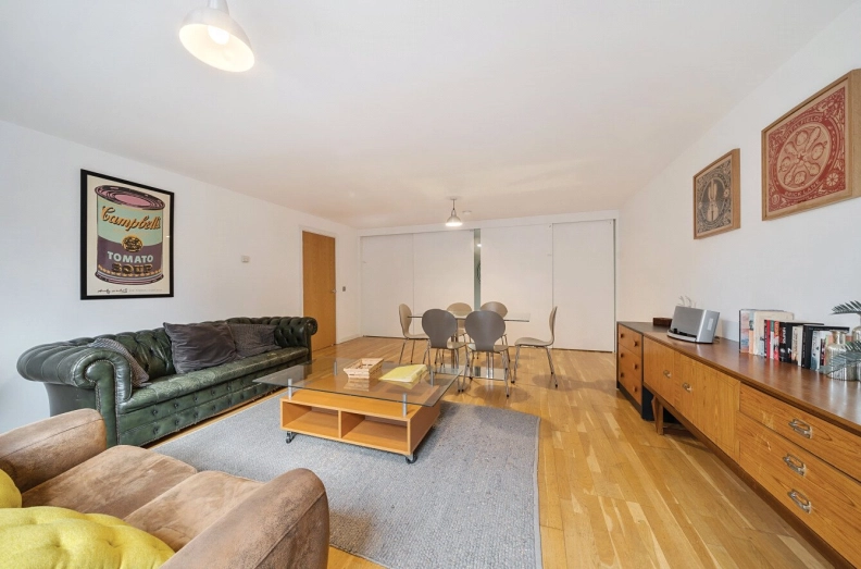 2 bedrooms apartments/flats to sale in Bateman's Row, London-image 3