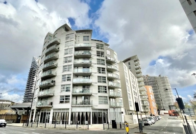 Prestons Road, Blackwall E14 image 1