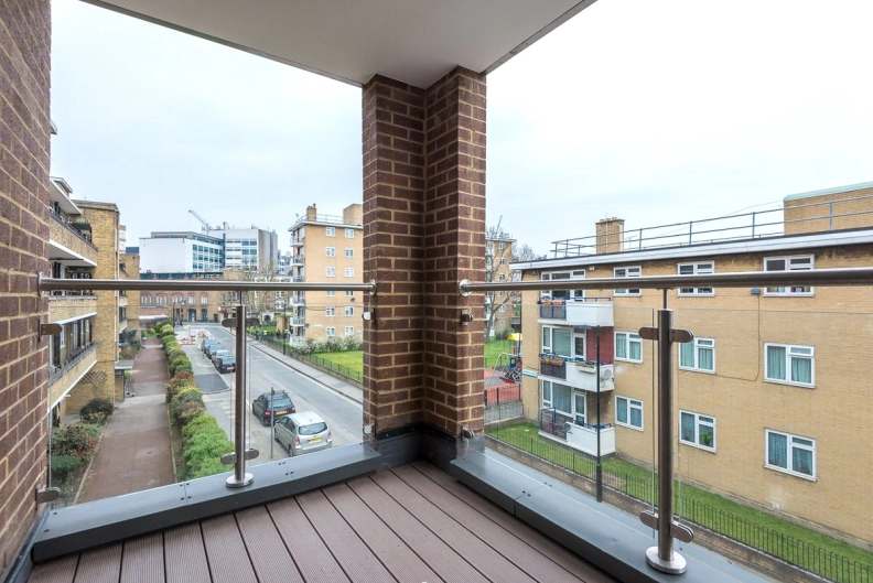 1 bedroom apartments/flats to sale in Lancaster Street, London-image 2