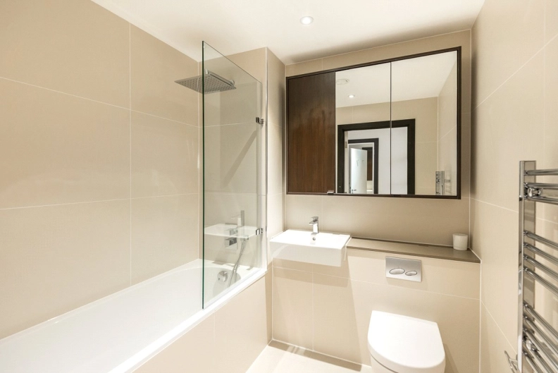 1 bedroom apartments/flats to sale in Lancaster Street, London-image 7