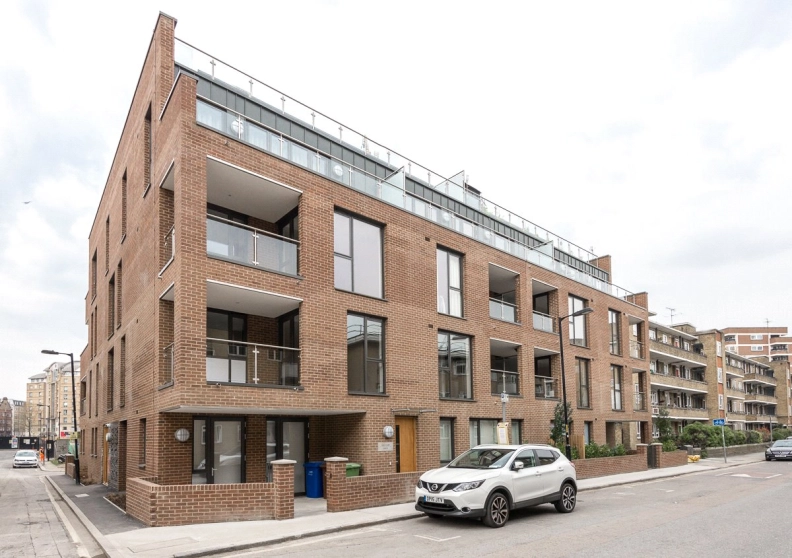 1 bedroom apartments/flats to sale in Lancaster Street, London-image 1