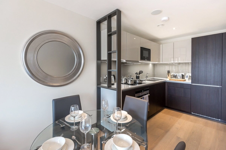 1 bedroom apartments/flats to sale in Lancaster Street, London-image 4