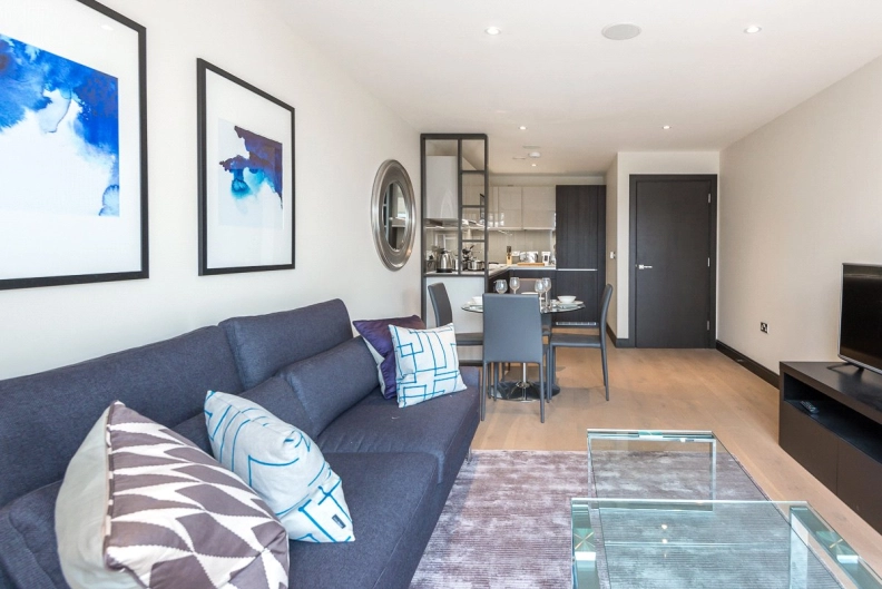 1 bedroom apartments/flats to sale in Lancaster Street, London-image 5