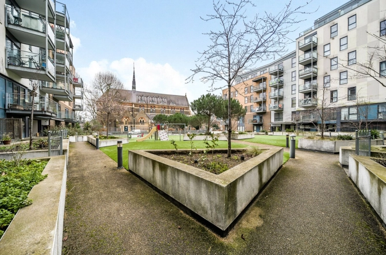 2 bedrooms apartments/flats to sale in Turner Street, Canning Town-image 3