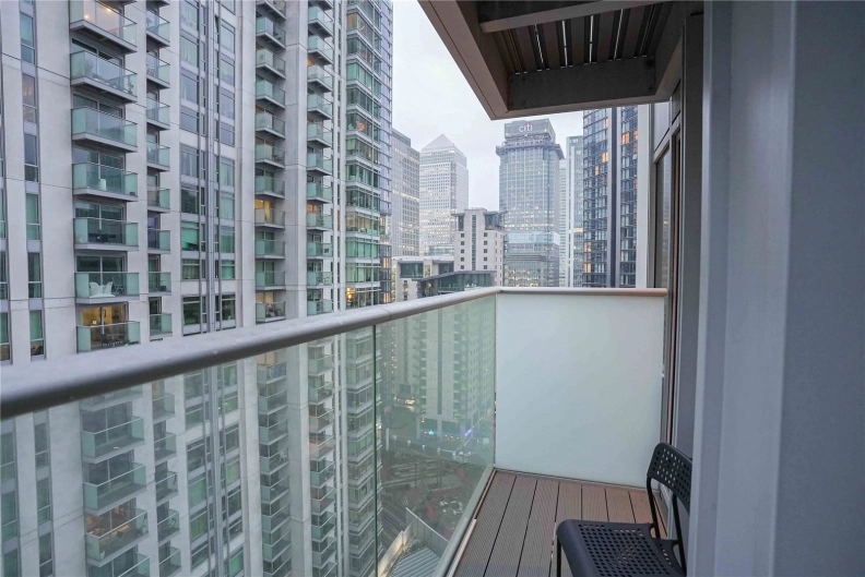 1 bedroom apartments/flats to sale in Pan Peninsula Square, South Quay-image 8