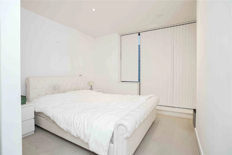 1 bedroom apartments/flats to sale in Pan Peninsula Square, South Quay-image 5