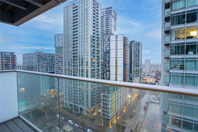 1 bedroom apartments/flats to sale in Pan Peninsula Square, South Quay-image 16