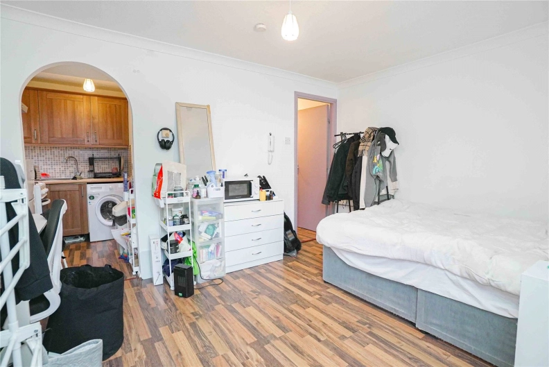 Studio apartments/flats to sale in Coopers Close, Stepney Green-image 2