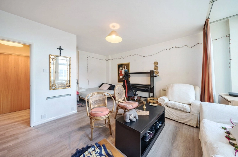 Studio apartments/flats to sale in Newington Causeway, Elephant & Castle-image 4