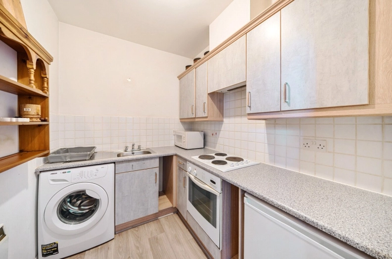 Studio apartments/flats to sale in Newington Causeway, Elephant & Castle-image 5