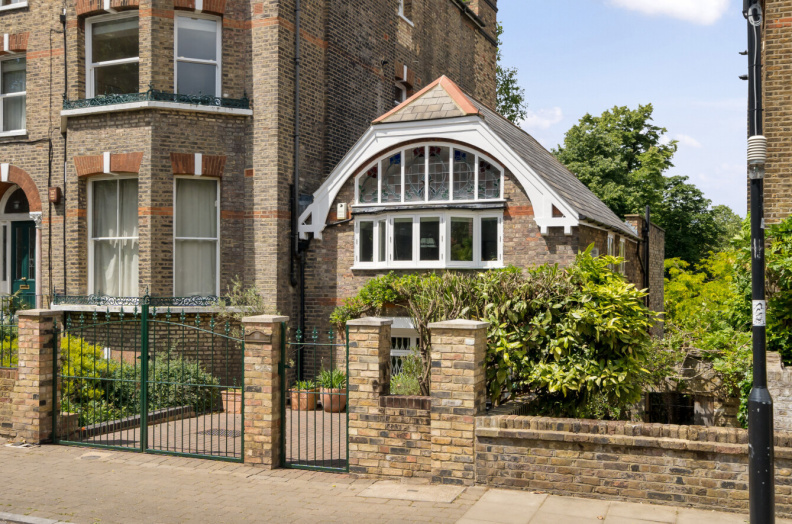 3 bedrooms houses to sale in Carleton Road, Tufnell Park, London-image 3