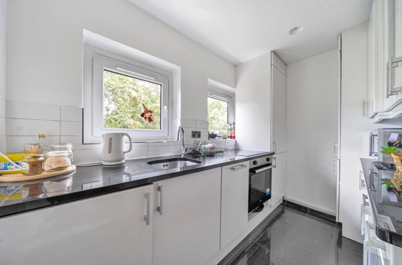 2 bedrooms apartments/flats to sale in Tufnell Park Road, London-image 7