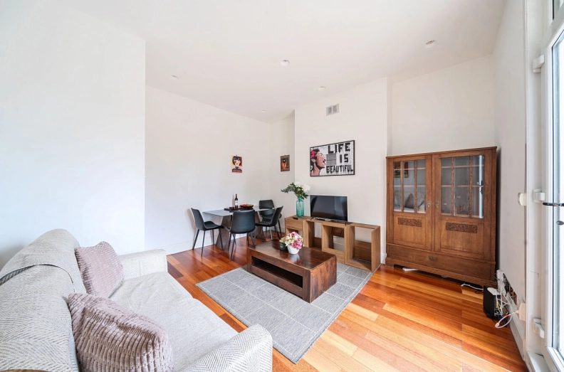 2 bedrooms apartments/flats to sale in Tufnell Park Road, London-image 15