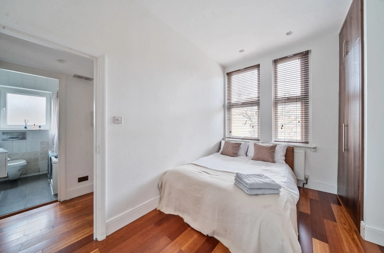 2 bedrooms apartments/flats to sale in Tufnell Park Road, London-image 20