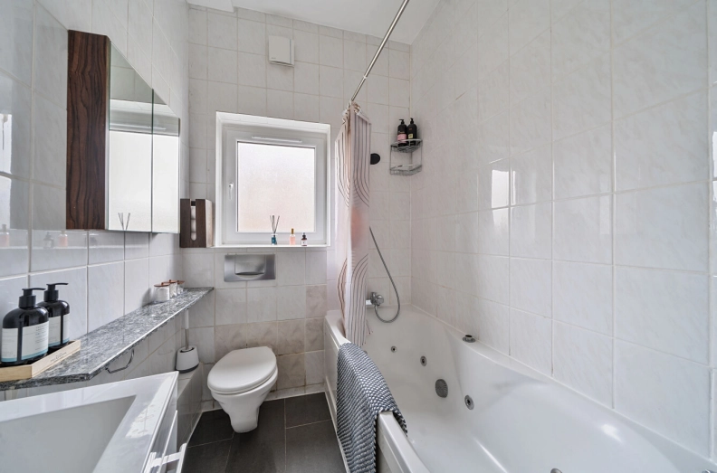 2 bedrooms apartments/flats to sale in Tufnell Park Road, London-image 21