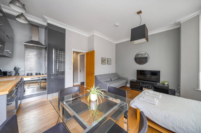 1 bedroom apartments/flats to sale in Dalmeny Road, London-image 2