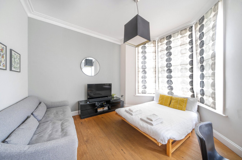 1 bedroom apartments/flats to sale in Dalmeny Road, London-image 6