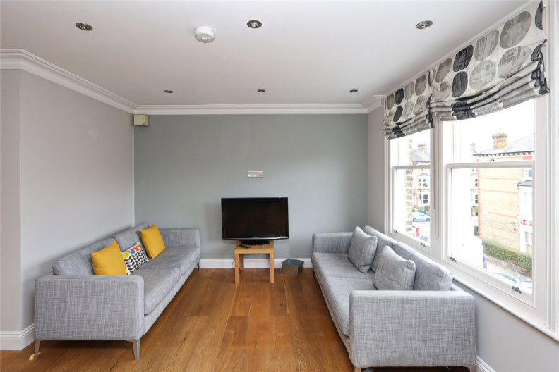 2 bedrooms apartments/flats to sale in Dalmeny Road, London-image 3